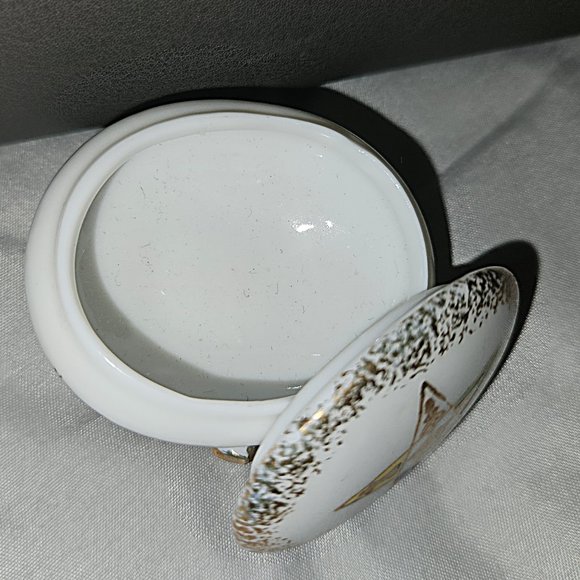 Vintage Eastern Star Footed Mini Trinket Box ~ Made in Japan ~ 1.5" X 2" - Picture 5 of 6